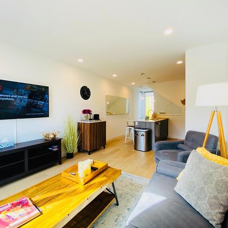 Modern Ballard Townhouse - 92 Walkscore & Rooftop! 시애틀 외부 사진