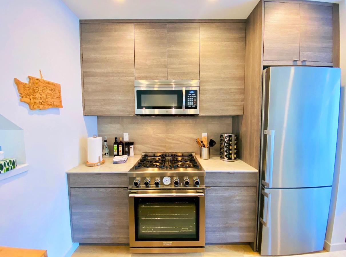 Modern Ballard Townhouse - 92 Walkscore & Rooftop! 시애틀 외부 사진